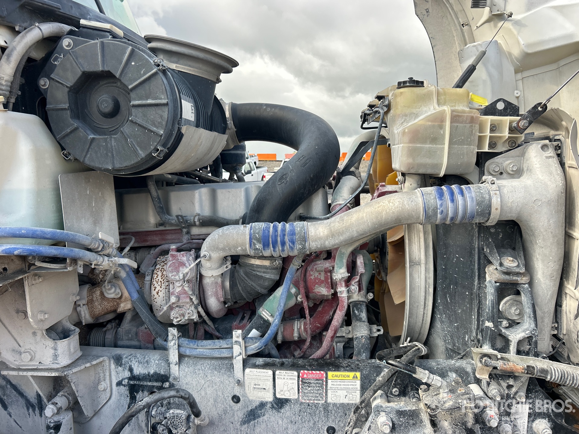 2017 Mack GU813