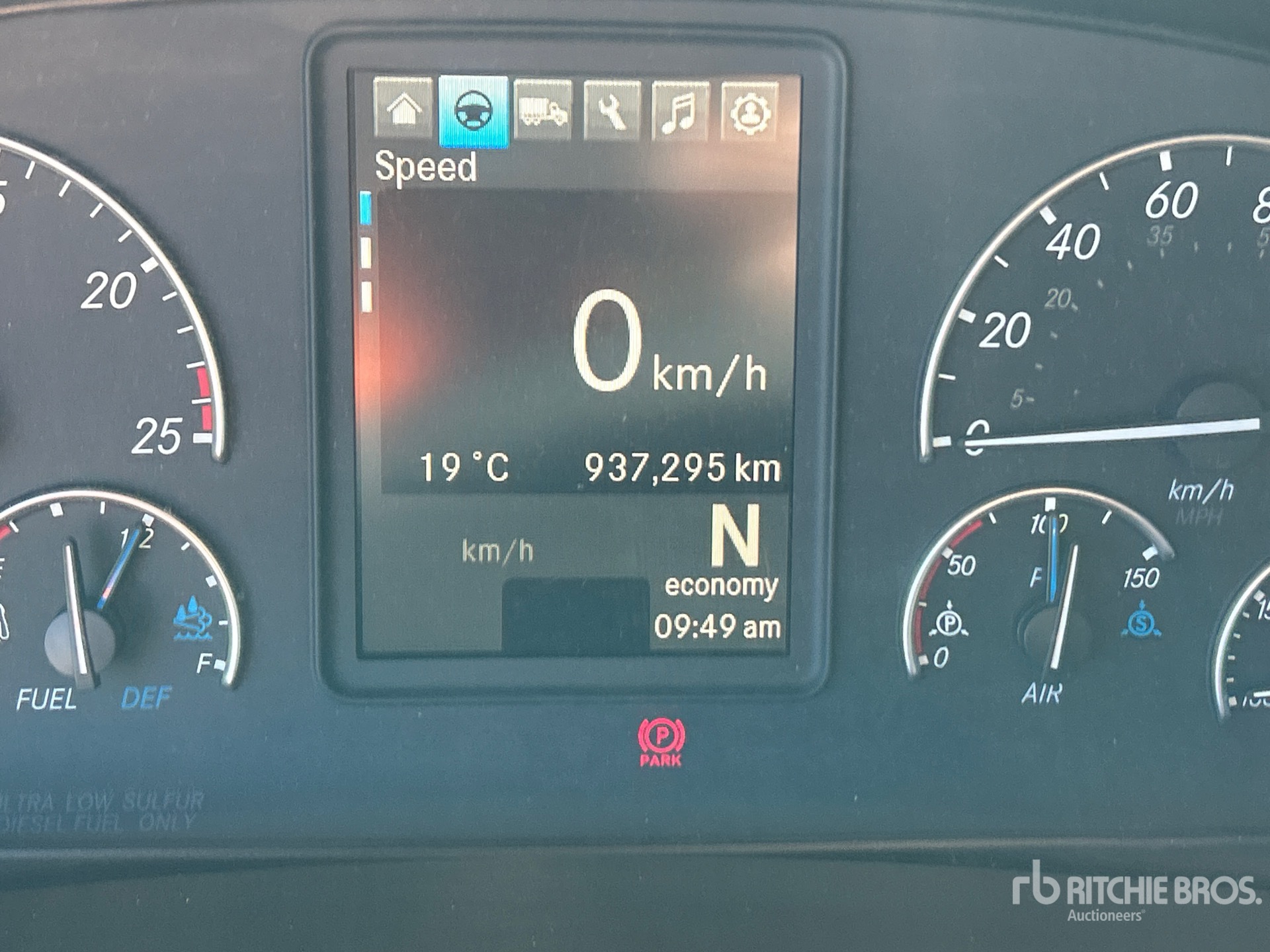 2021 Freightliner CASCADIA 126