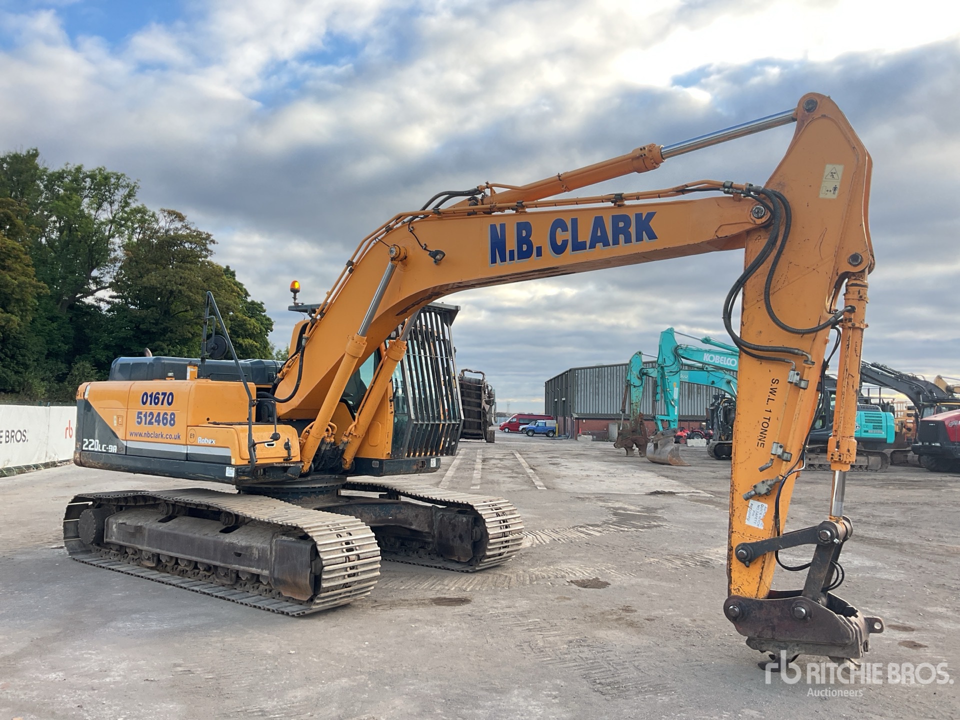 2015 Hyundai 220LC-9A