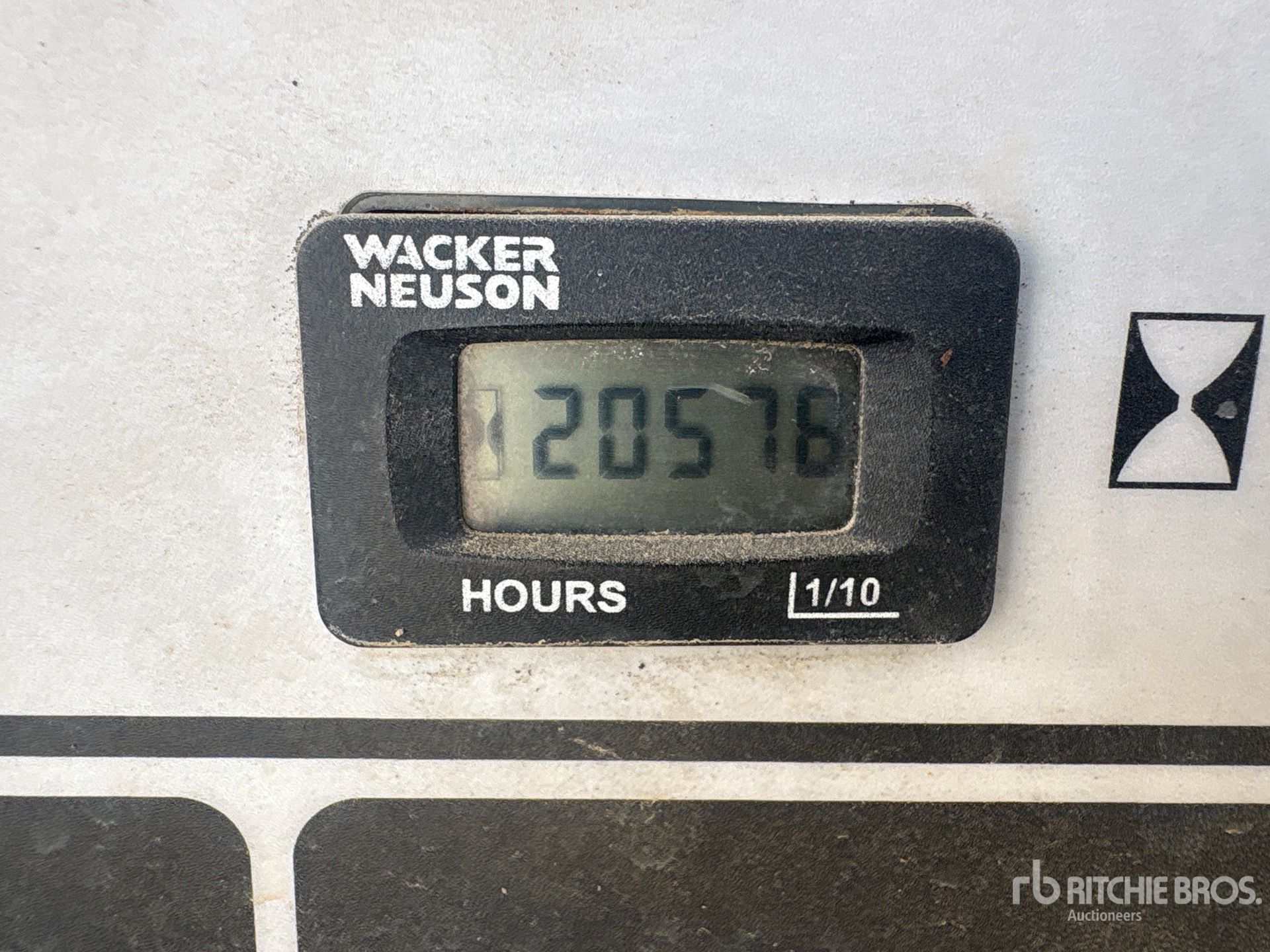 General Appearance with Hour Meter / Odometer