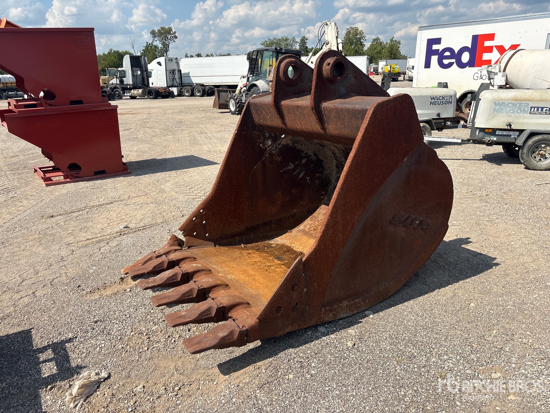 Photo of Esco 60 in 3.24 cyd - Fits Komatsu P ...