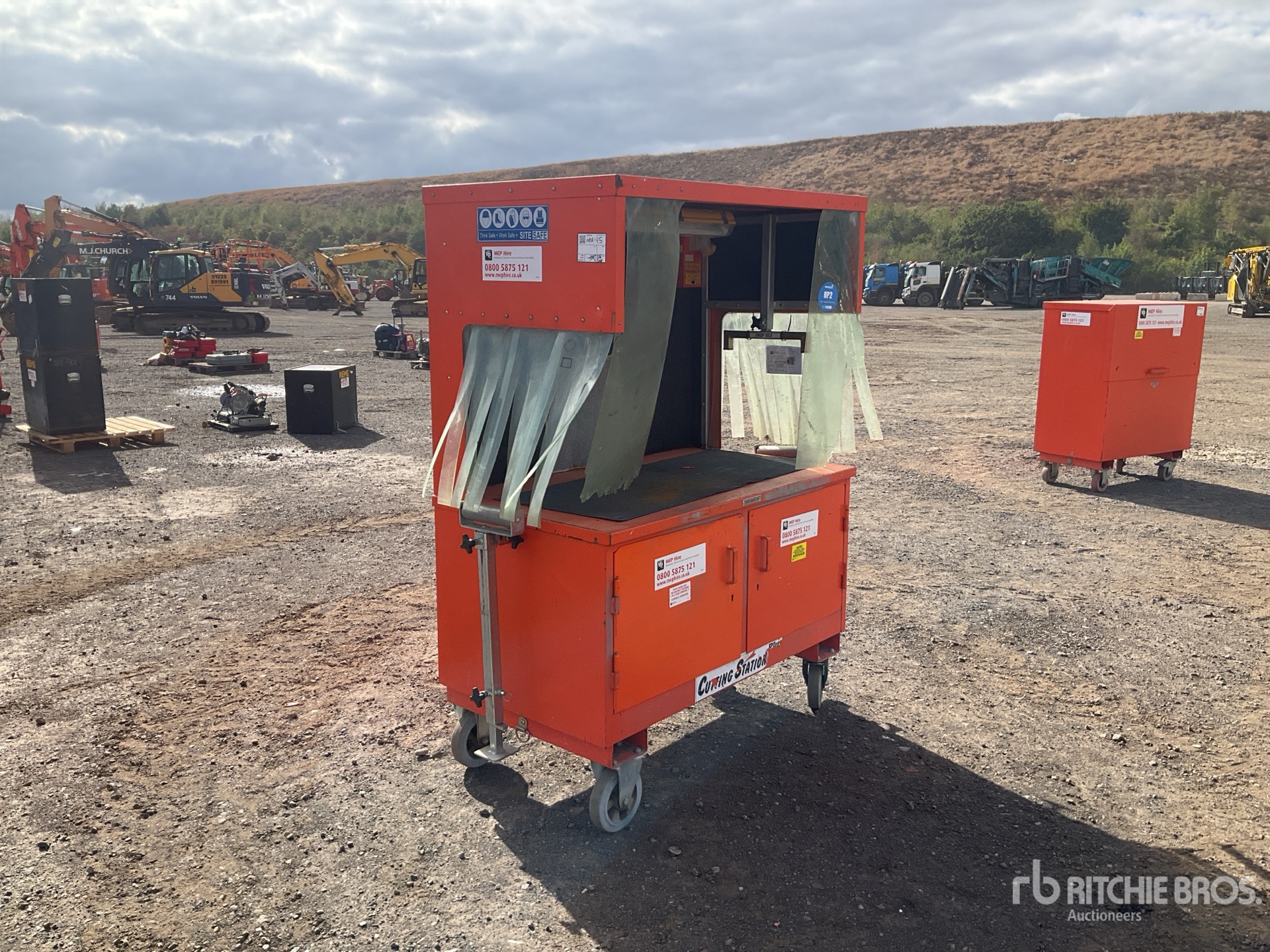 General Appearance with Picture, Right Front Corner