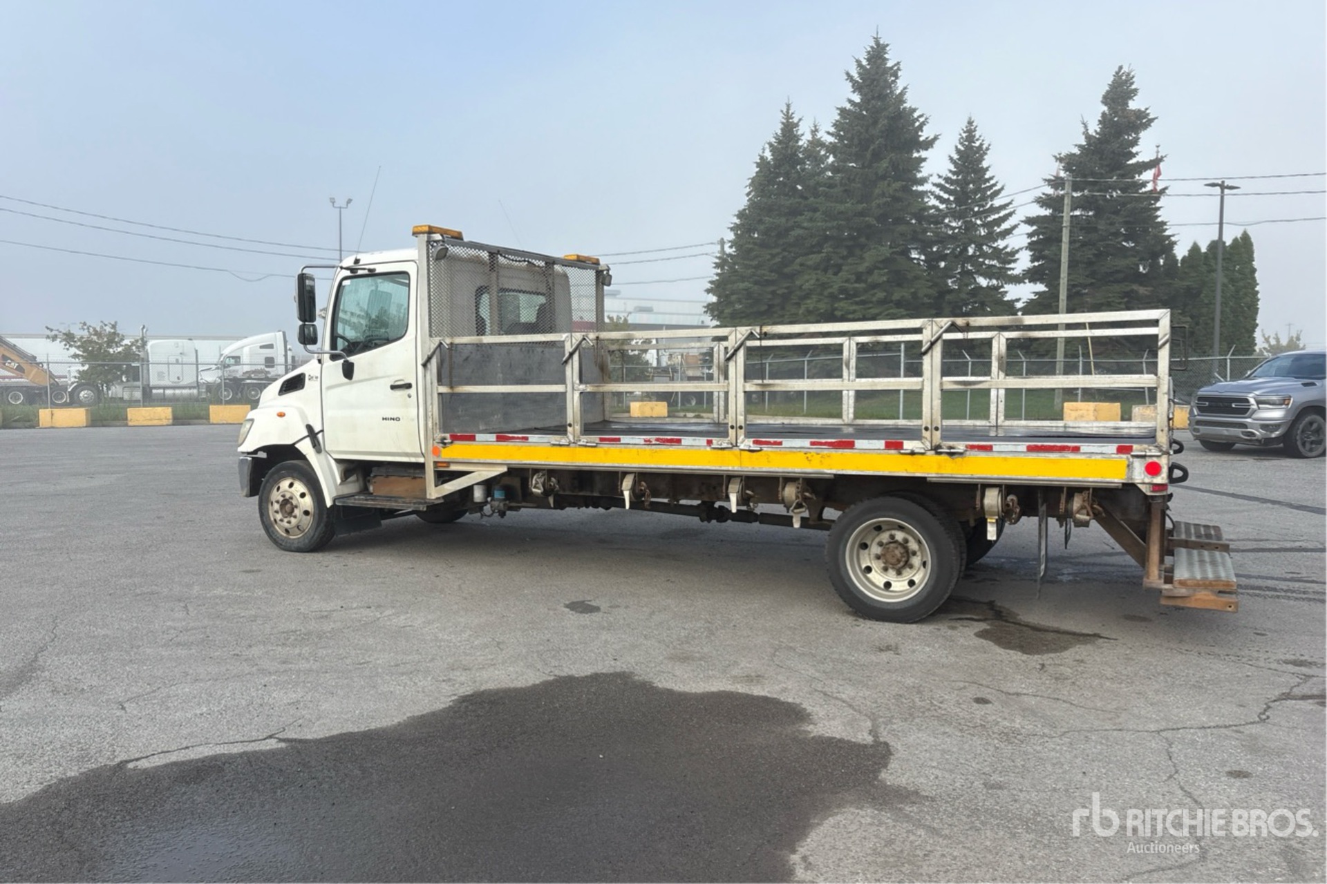 2008 Hino 185