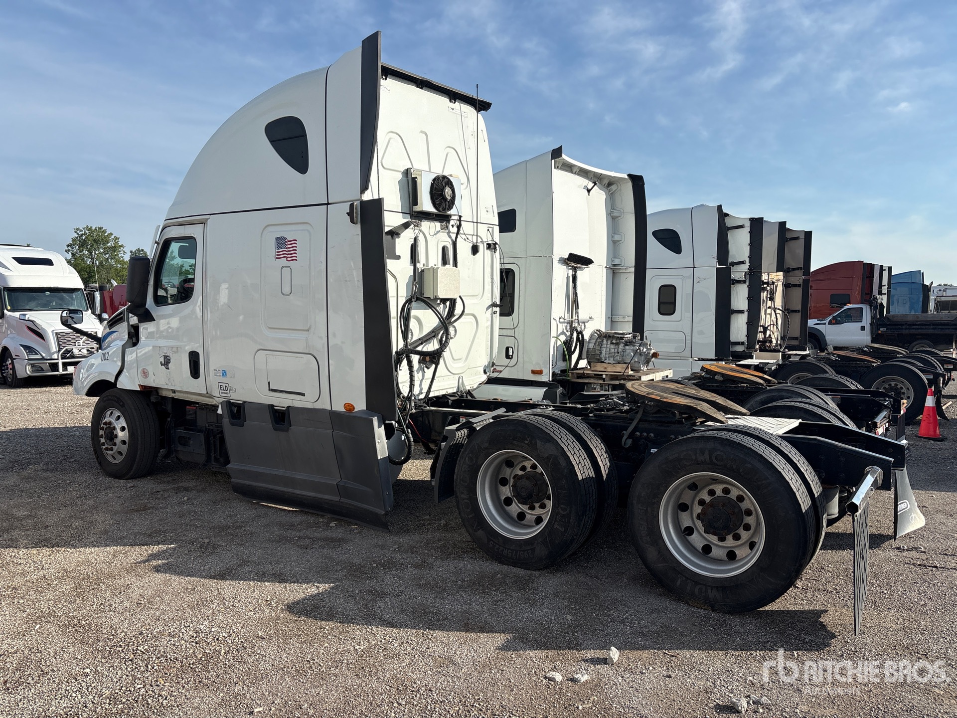 2020 Freightliner CASCADIA 126