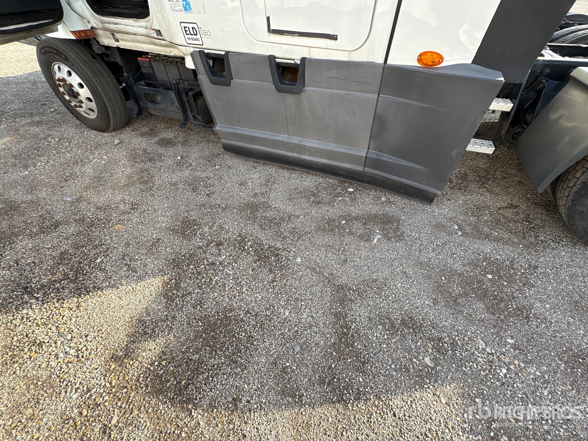 2020 Freightliner CASCADIA 126