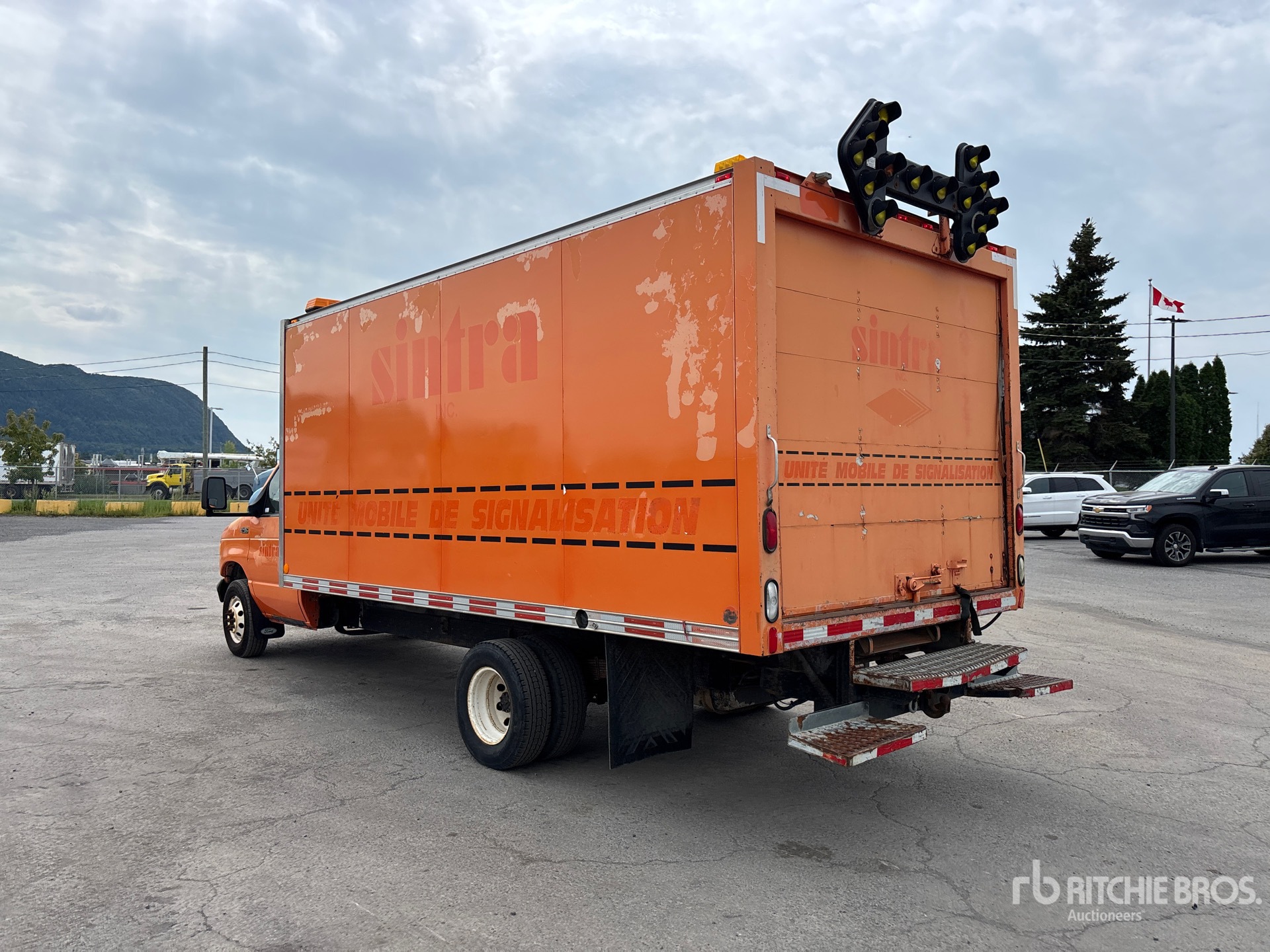 2003 Ford E-450