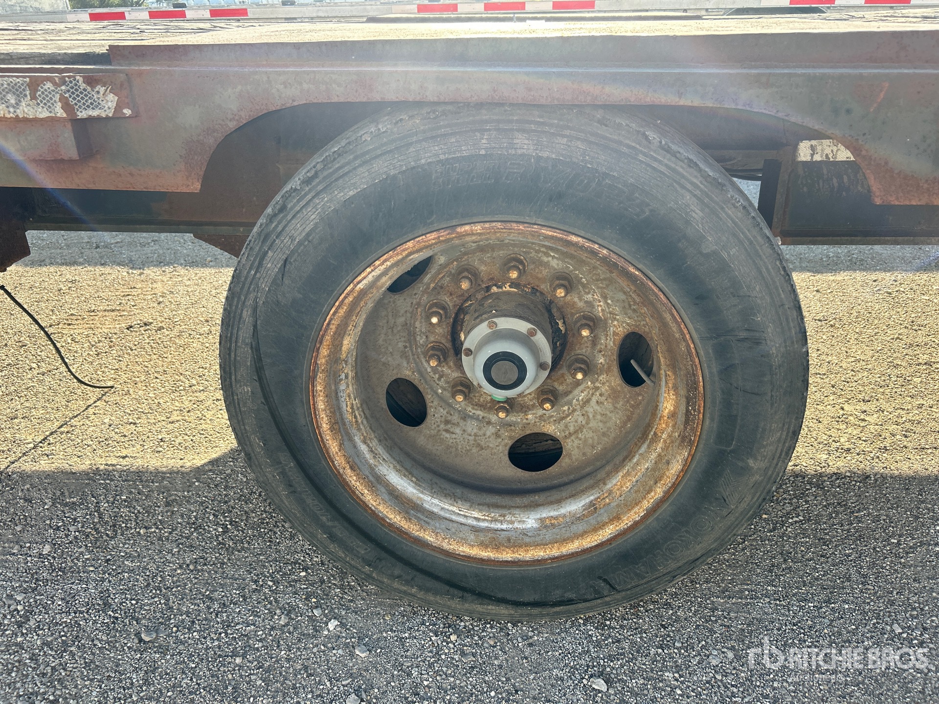 2003 BWS 53 ft T/A Spread Axle
