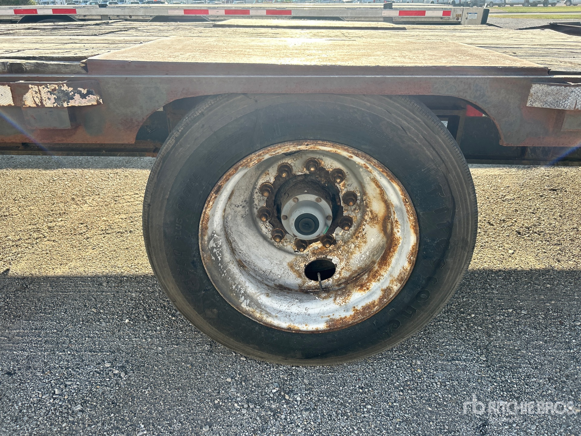 2003 BWS 53 ft T/A Spread Axle