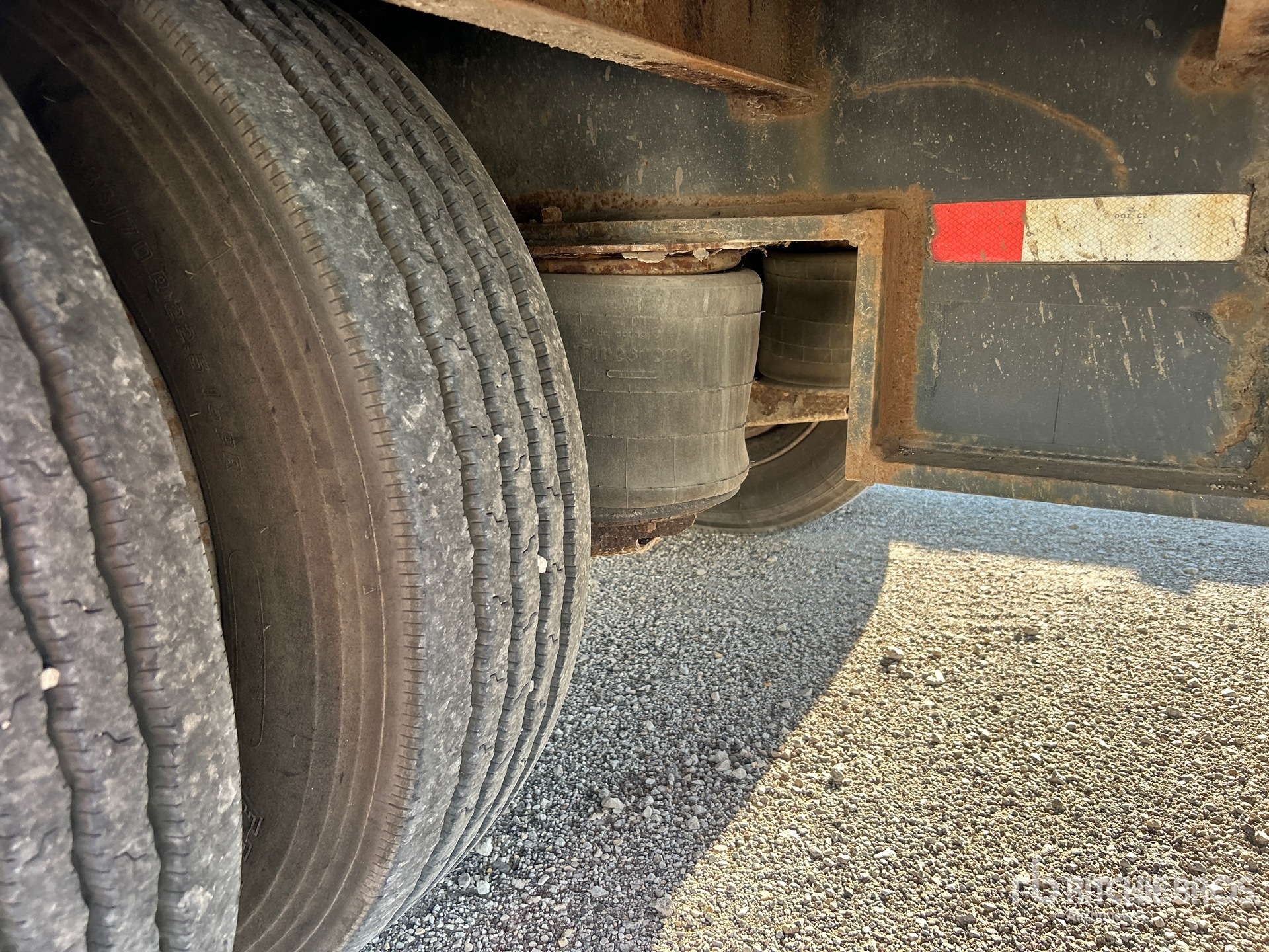 2003 BWS 53 ft T/A Spread Axle