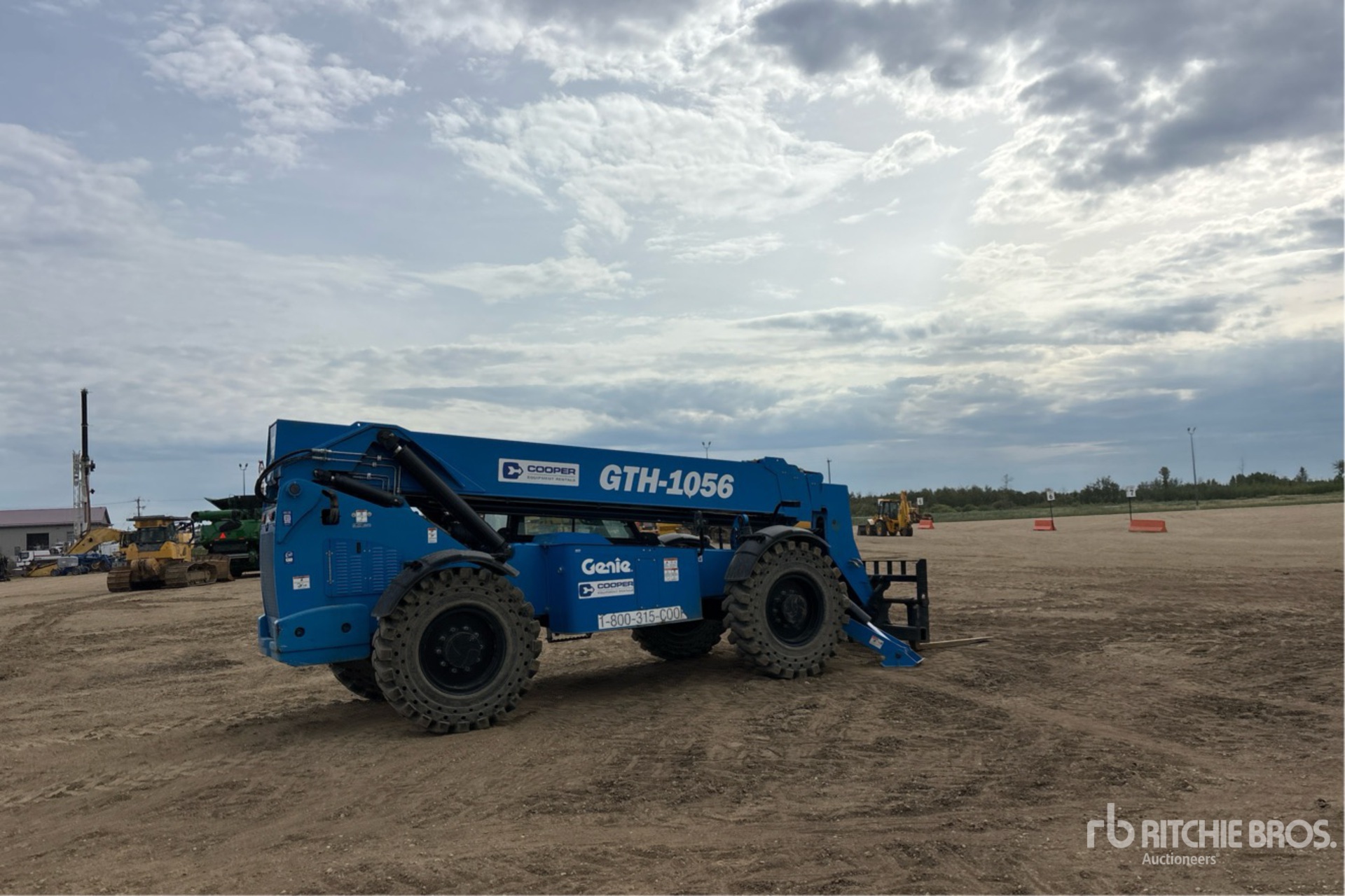Genie GTH-1056