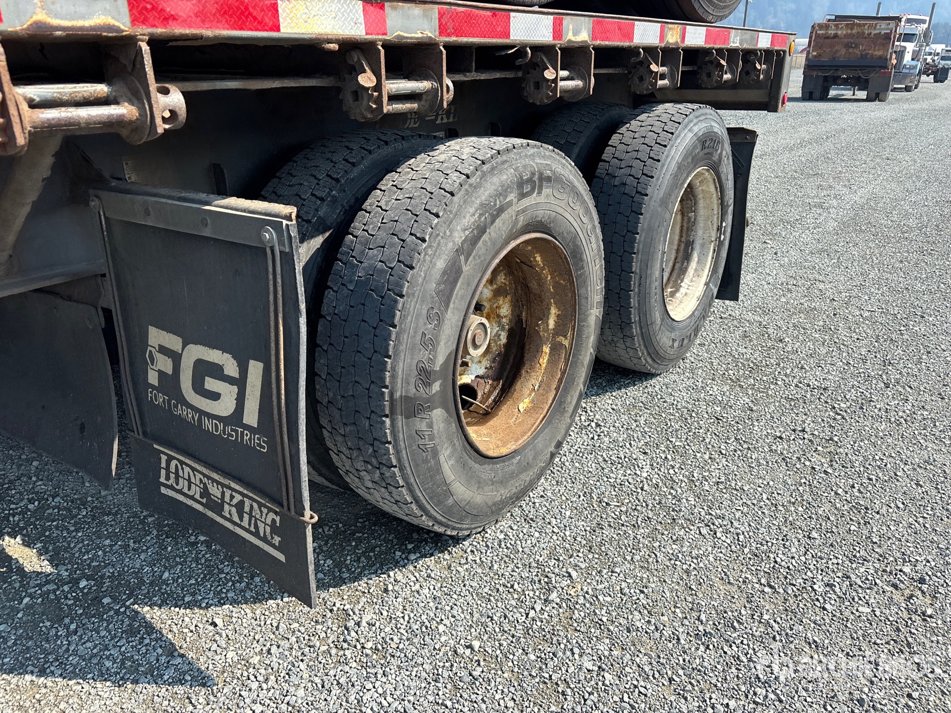 2014 Load King  28 FT T/A B-TRAIN PUP