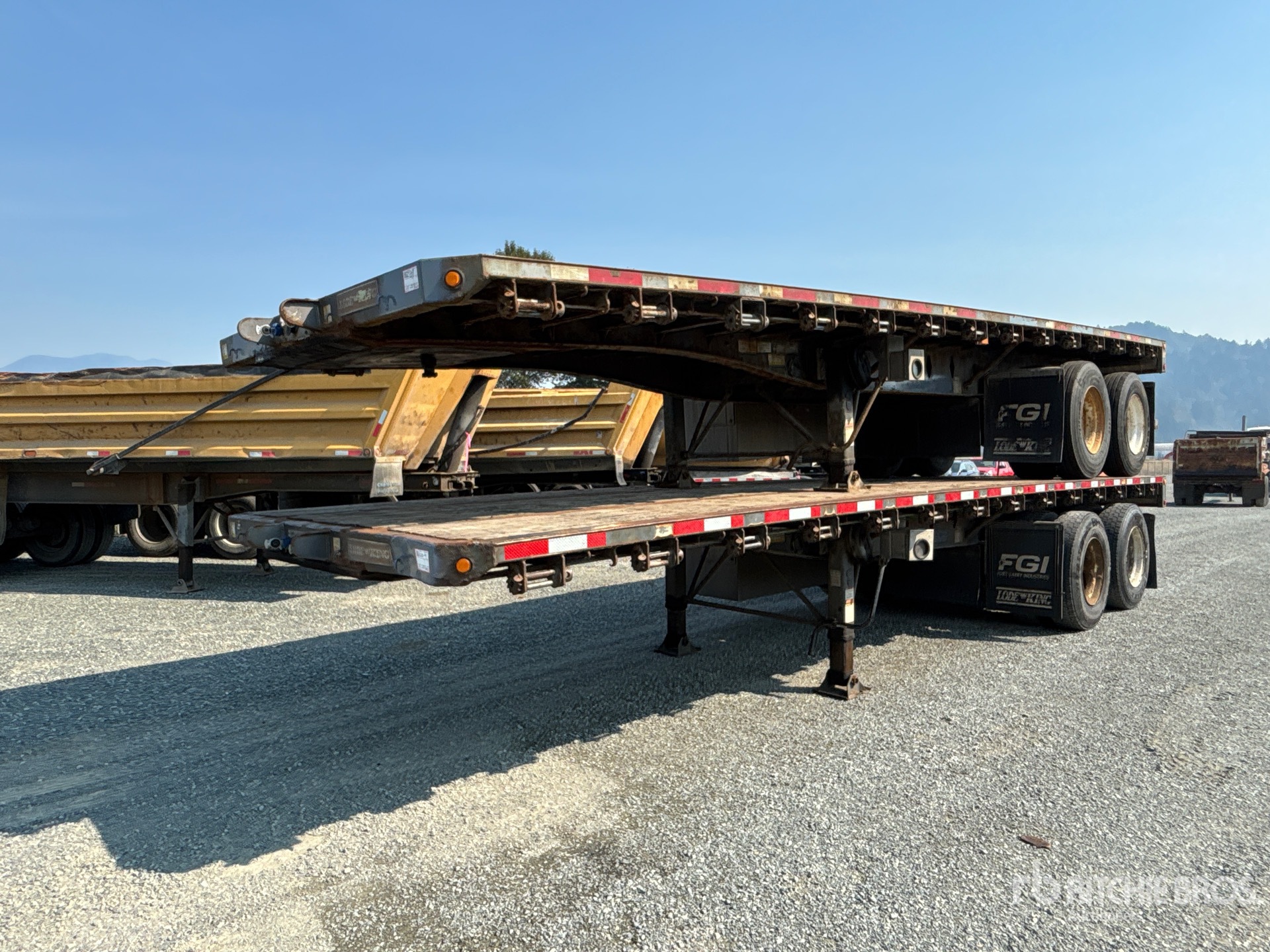 2014 Load King  28 FT T/A B-TRAIN PUP