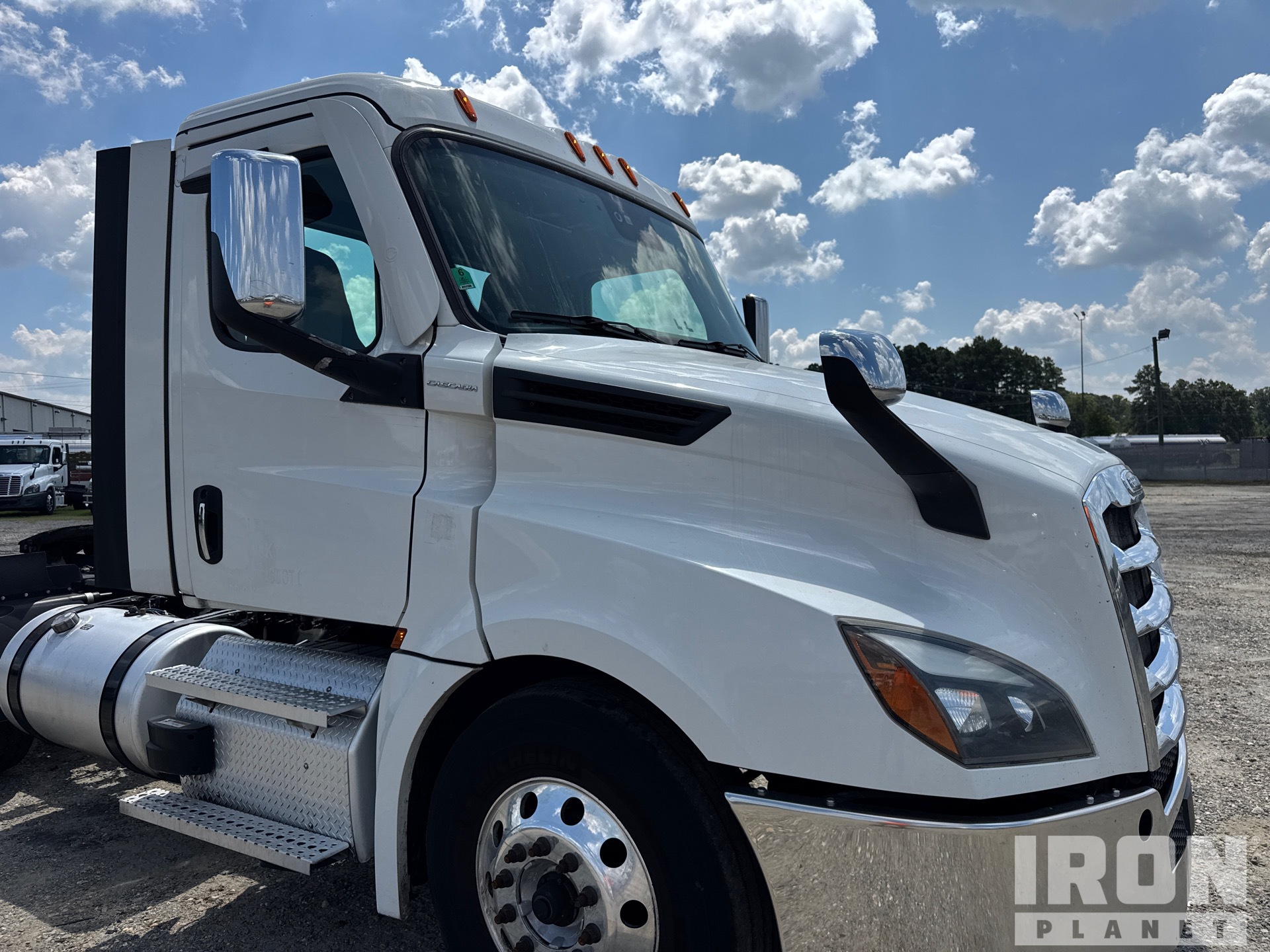 2023 Freightliner CASCADIA 126