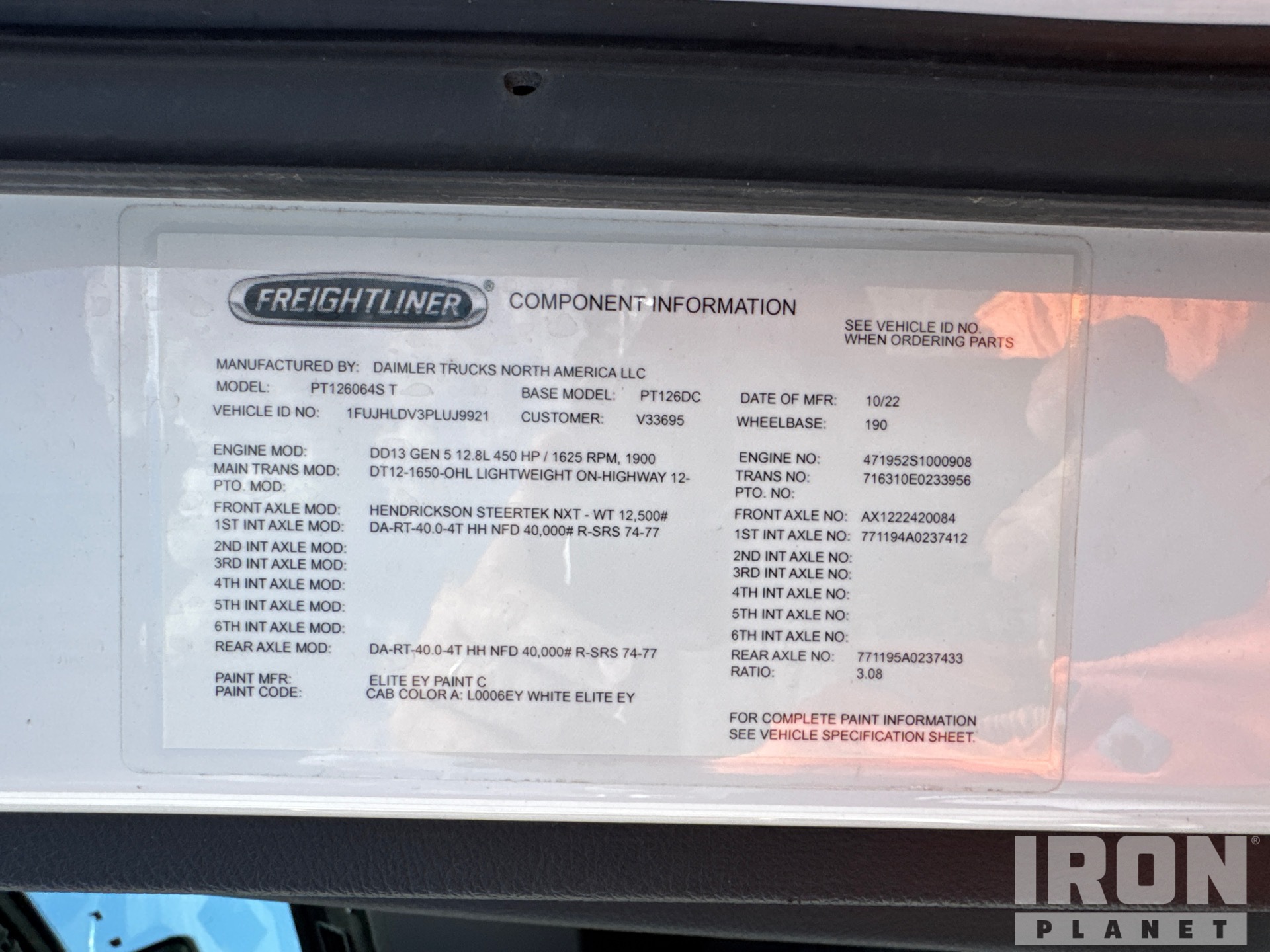 2023 Freightliner CASCADIA 126