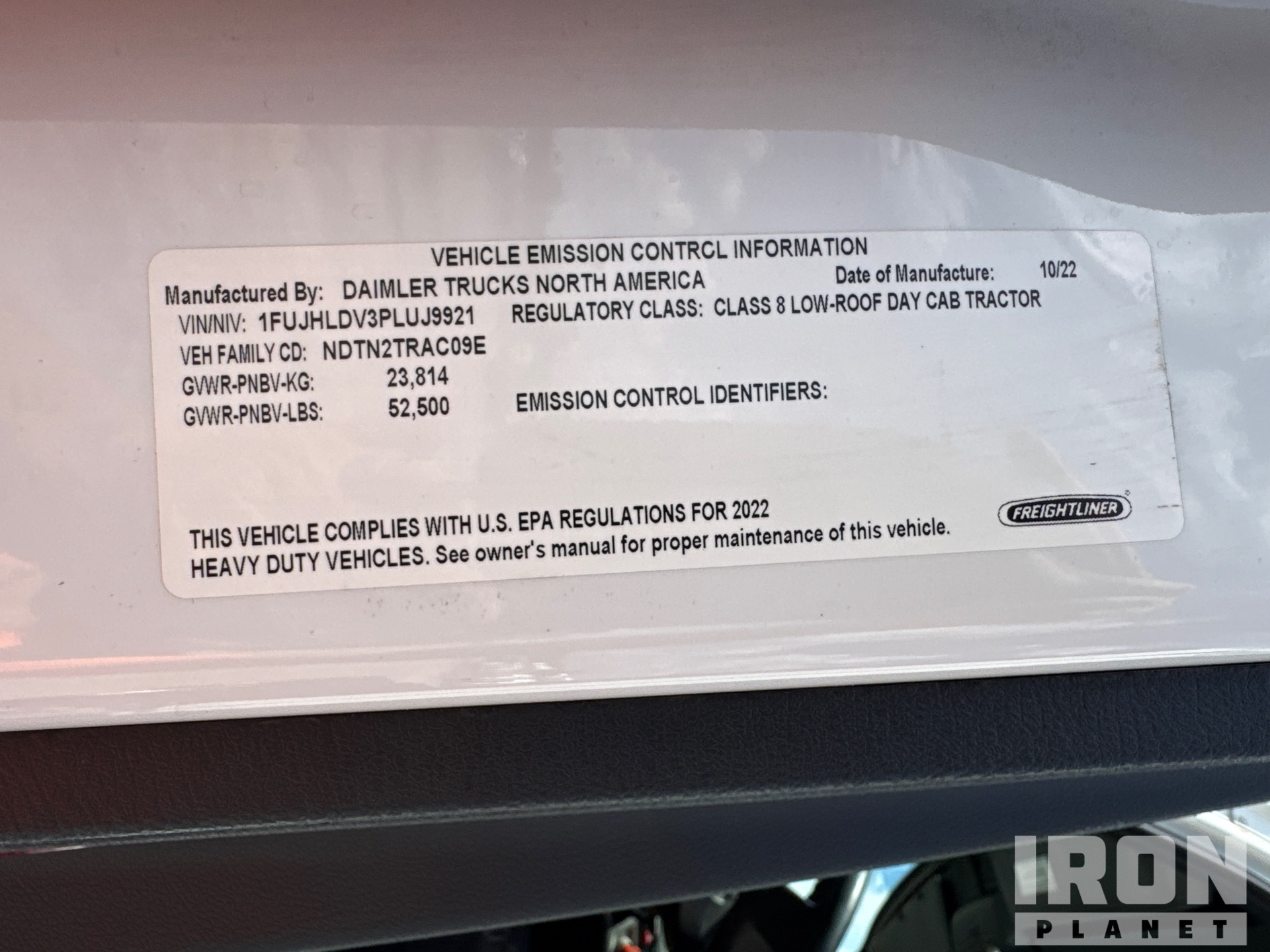 2023 Freightliner CASCADIA 126