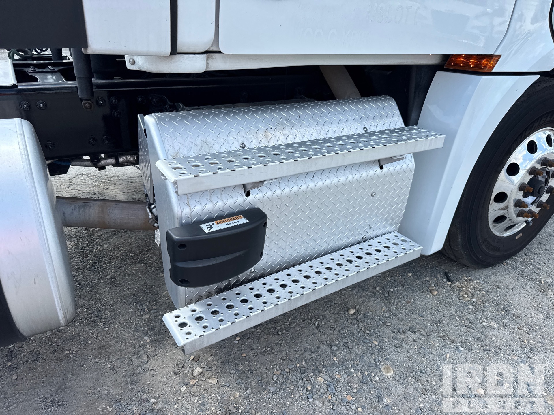 2023 Freightliner CASCADIA 126