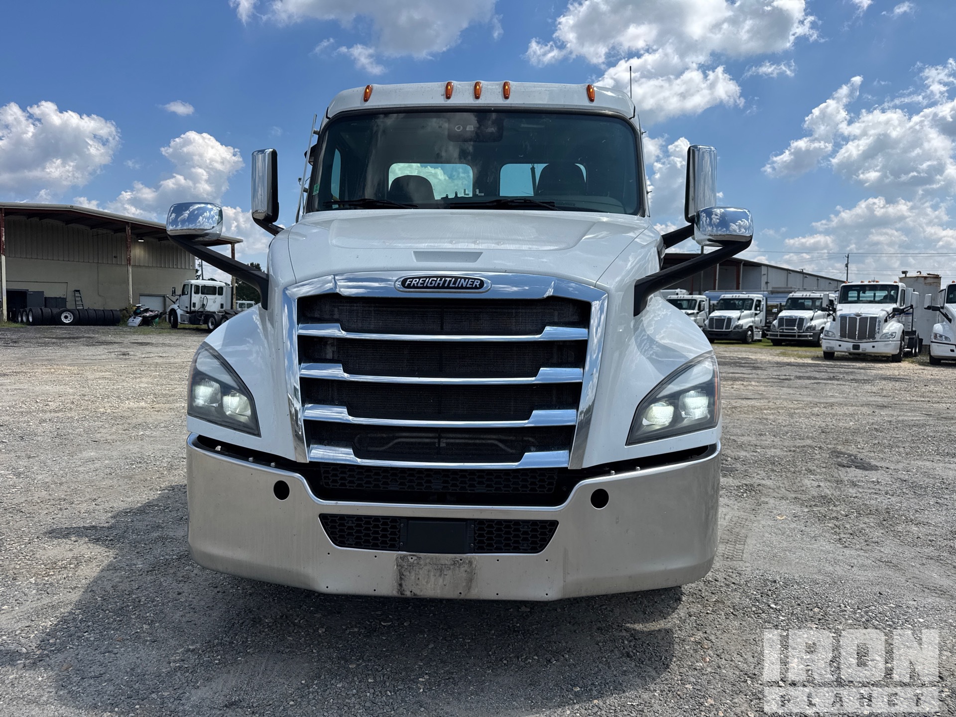 2023 Freightliner CASCADIA 126