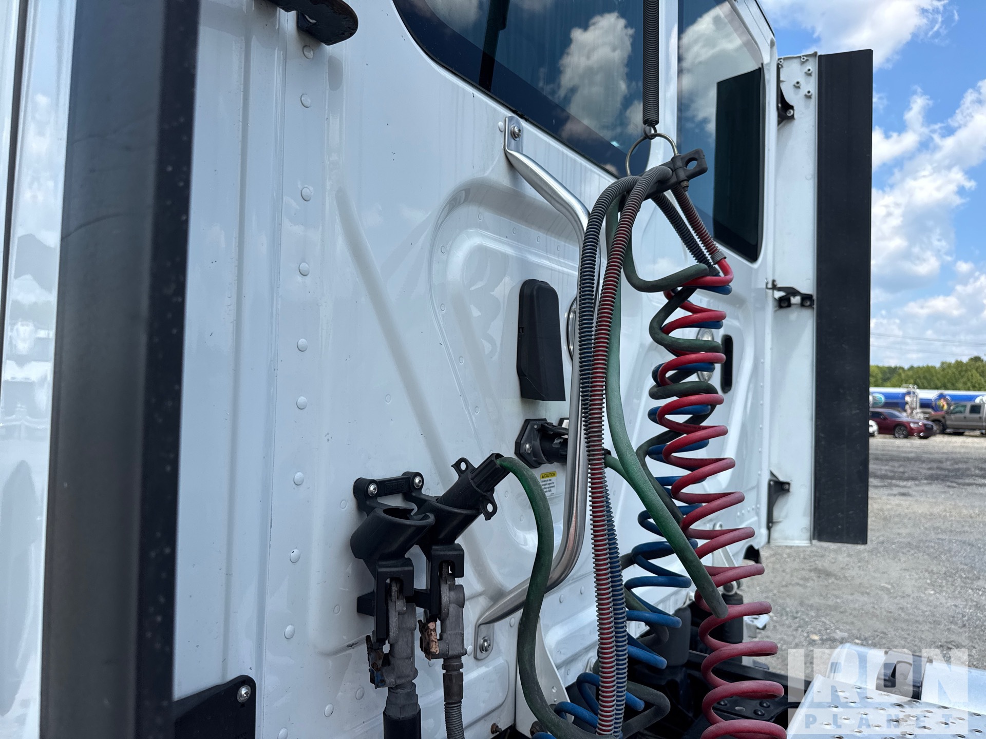 2023 Freightliner CASCADIA 126