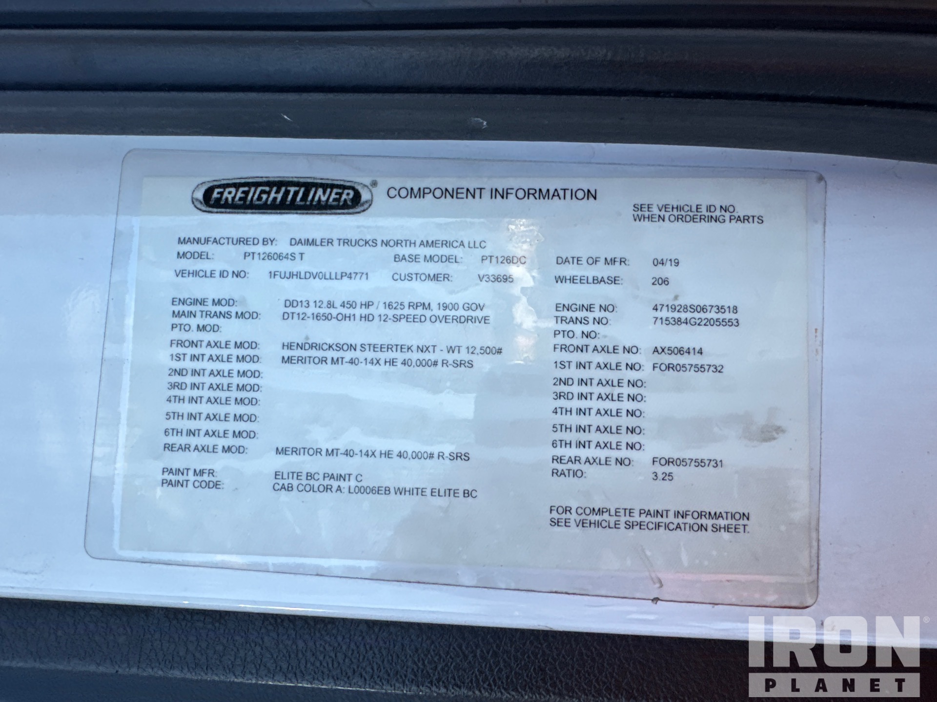 2020 Freightliner CASCADIA 126