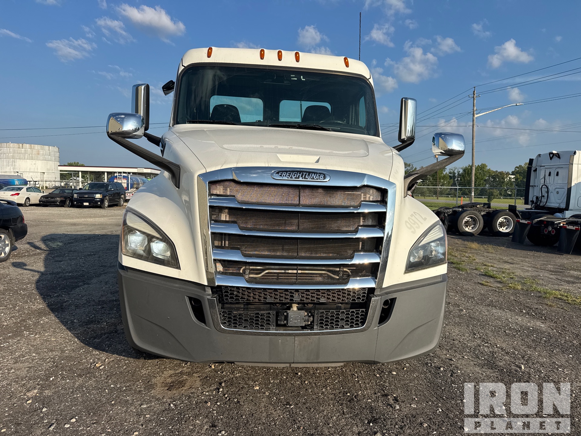 2020 Freightliner CASCADIA 126