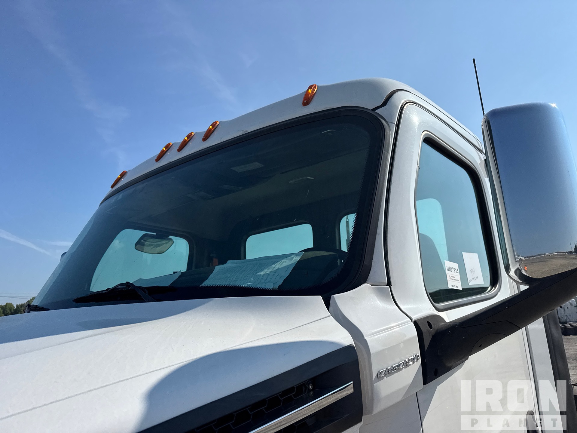 2020 Freightliner CASCADIA 126