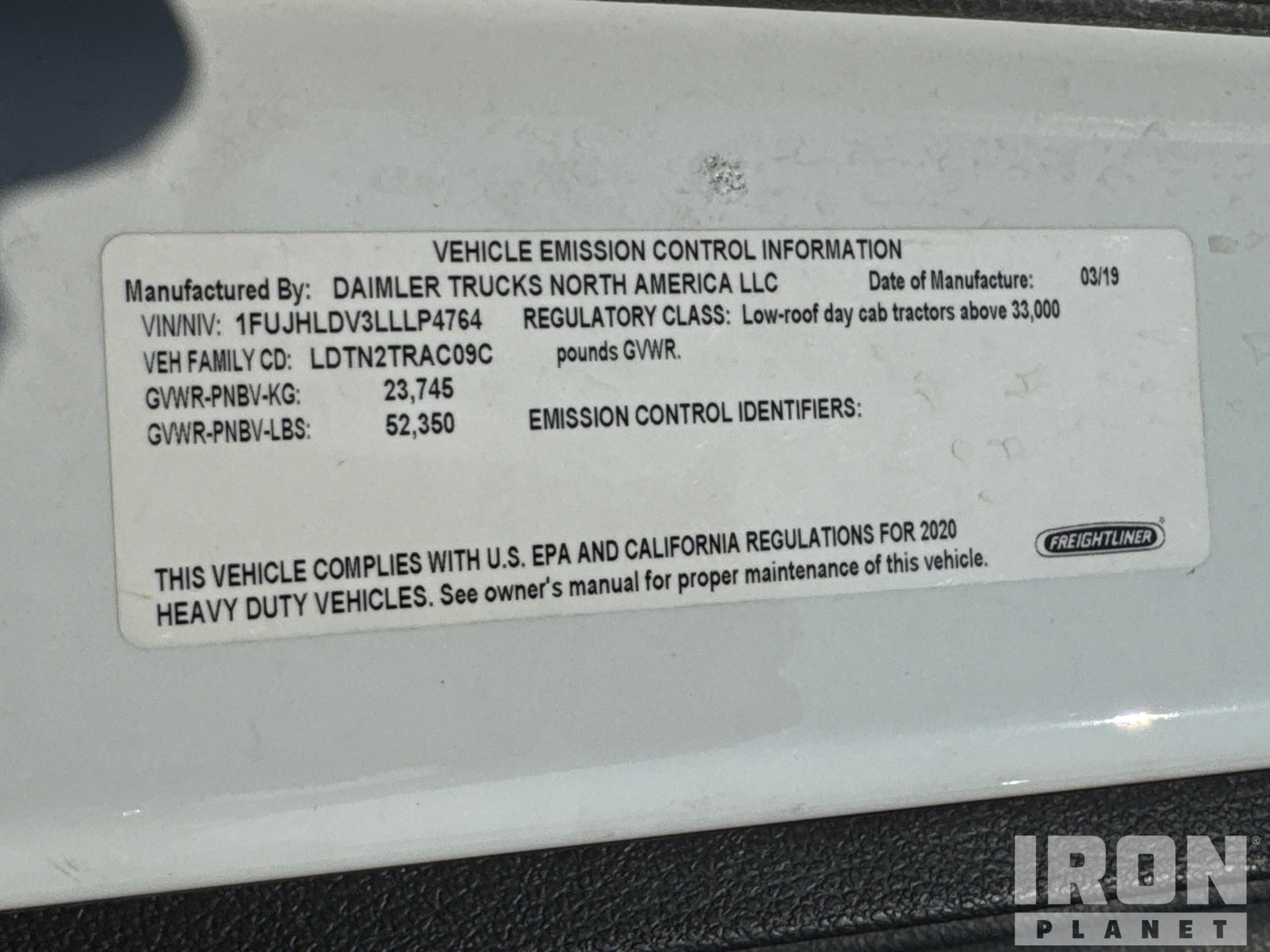 2020 Freightliner CASCADIA 126