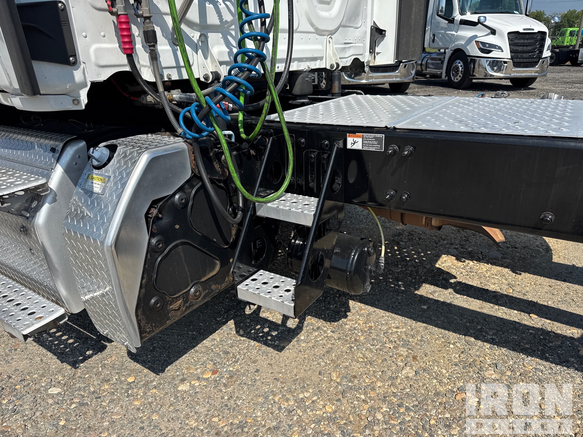 2020 Freightliner CASCADIA 126