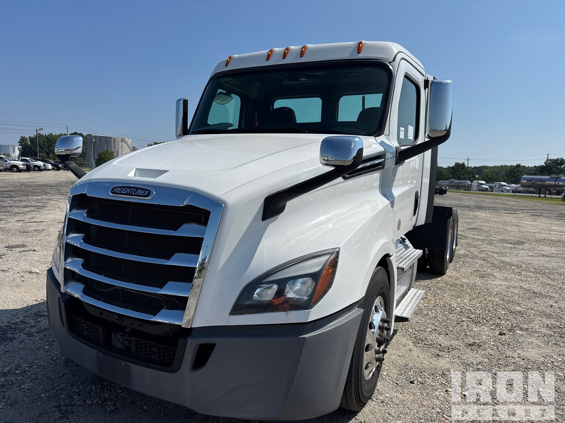 Photo of 2020 Freightliner CASCADIA 126