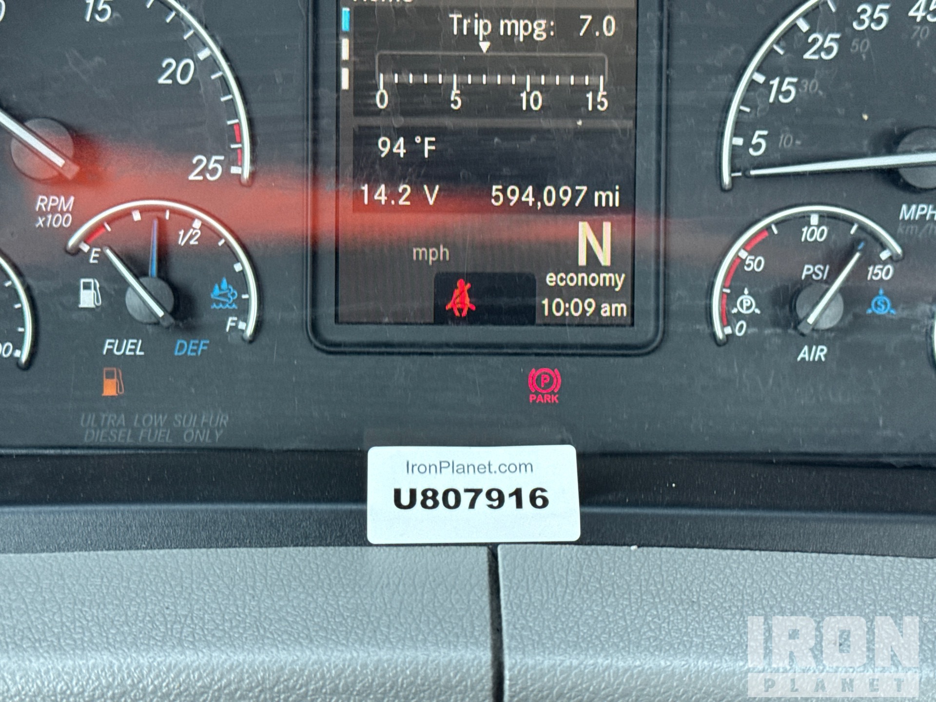 2020 Freightliner CASCADIA 126