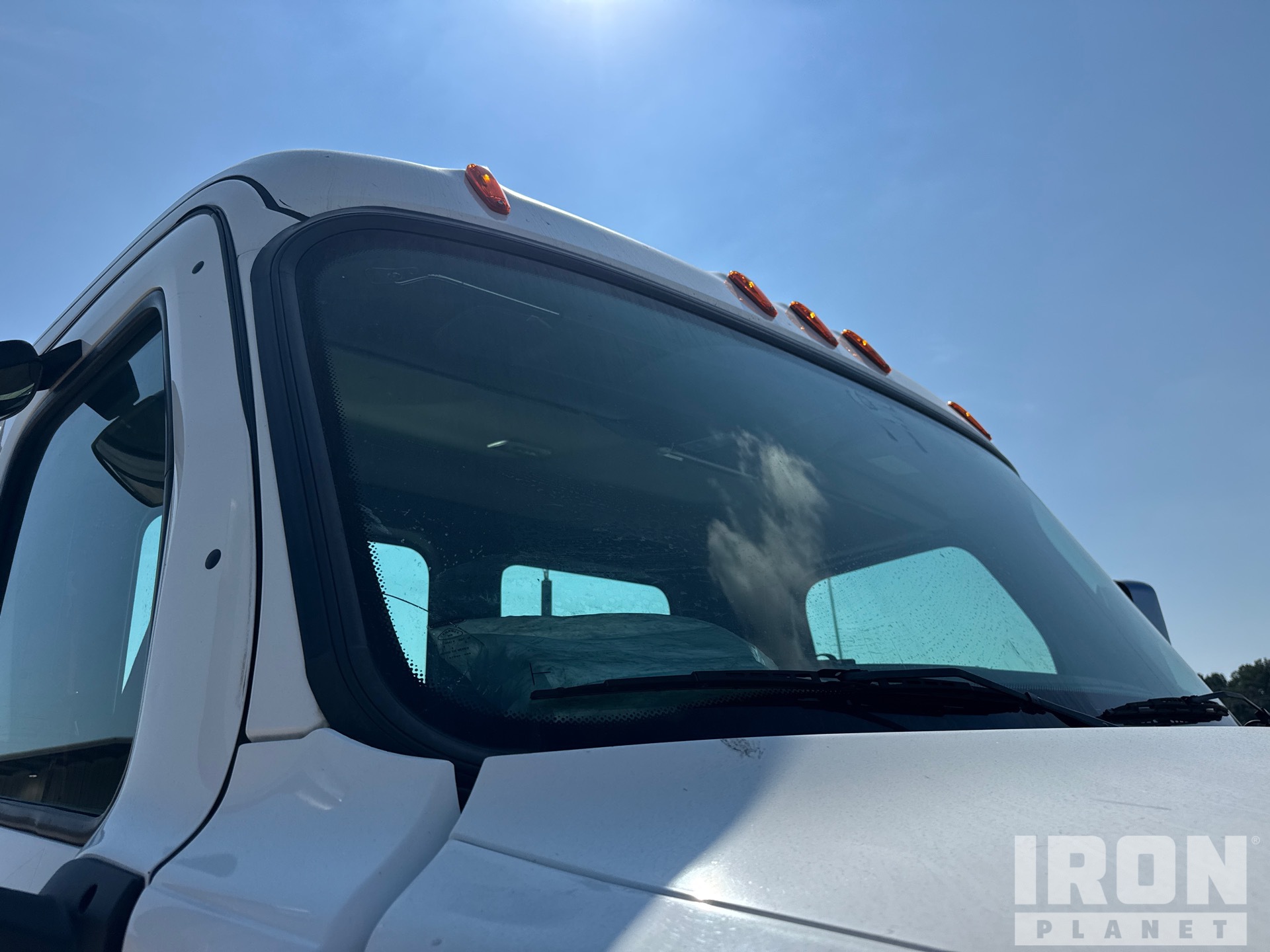 2020 Freightliner CASCADIA 126