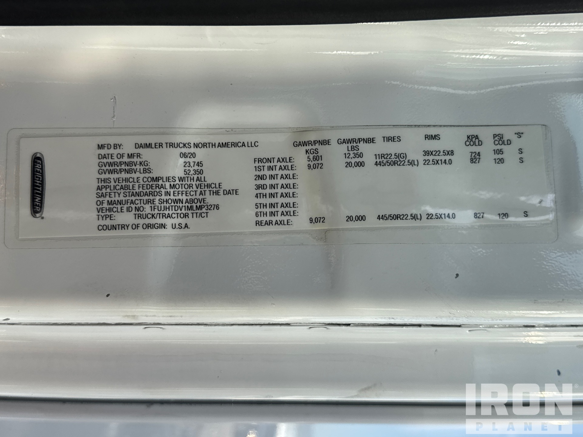 2021 Freightliner CASCADIA 126