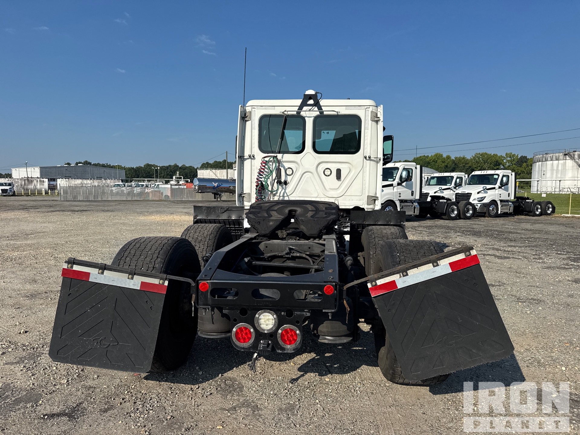 2021 Freightliner CASCADIA 126