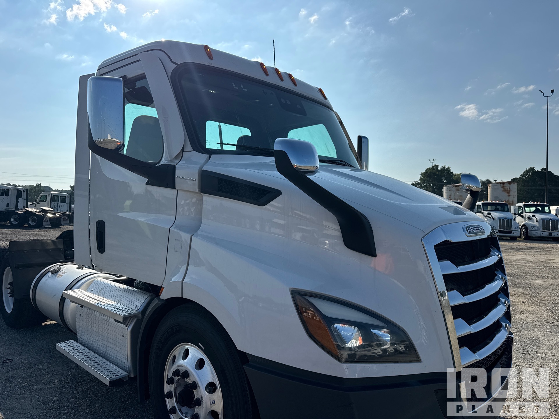 2021 Freightliner CASCADIA 126