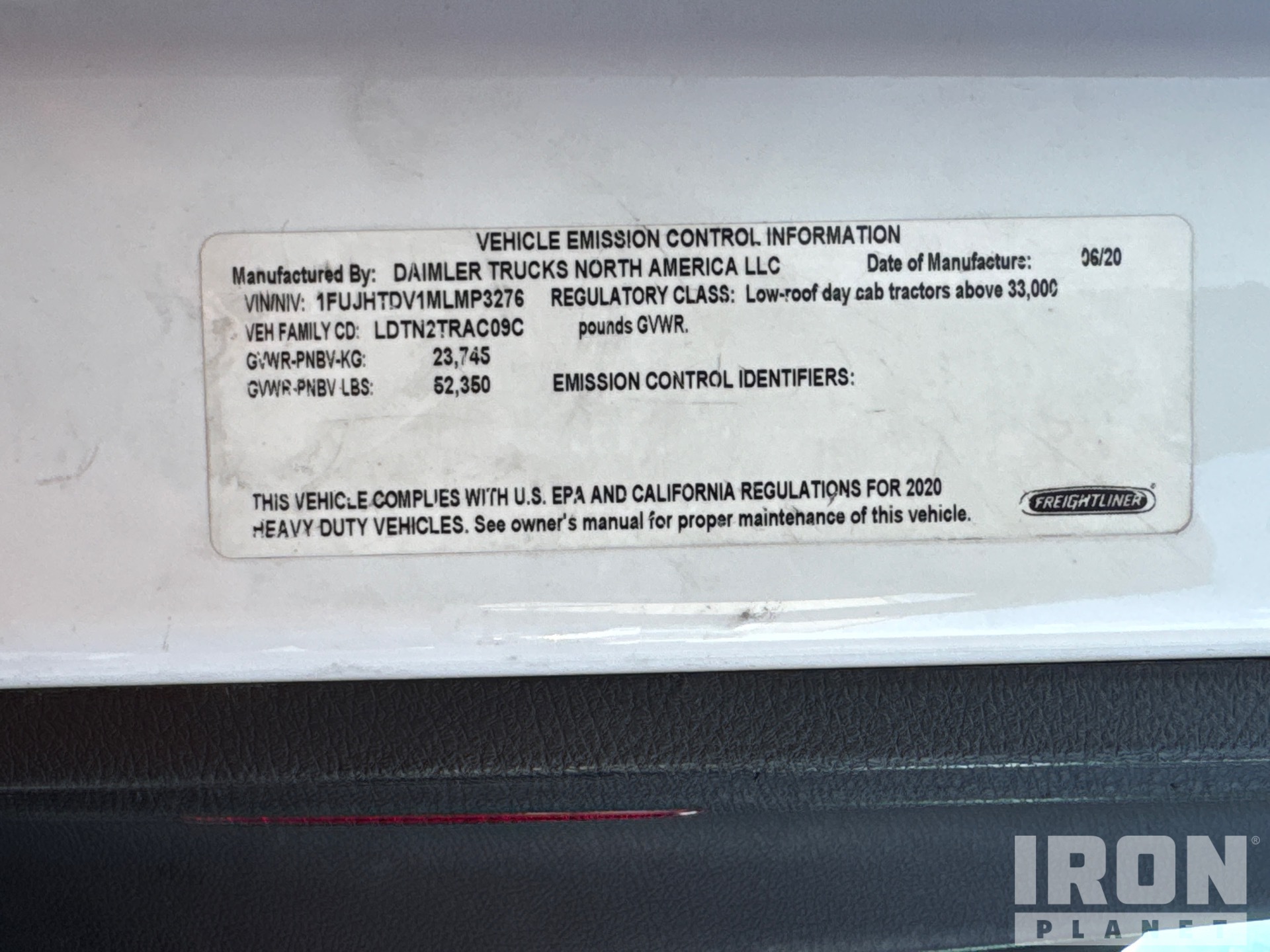 2021 Freightliner CASCADIA 126