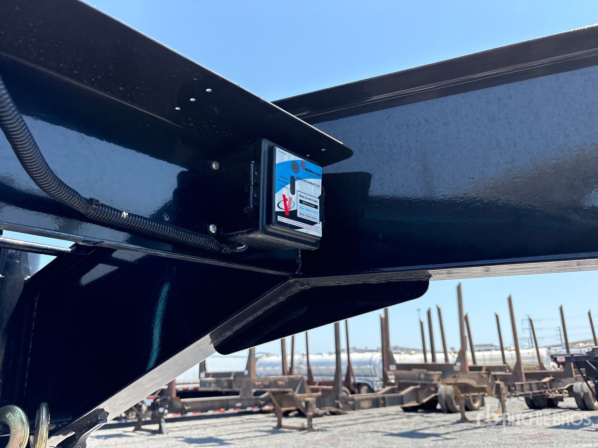 2026 Delco 40 ft T/A Gooseneck
