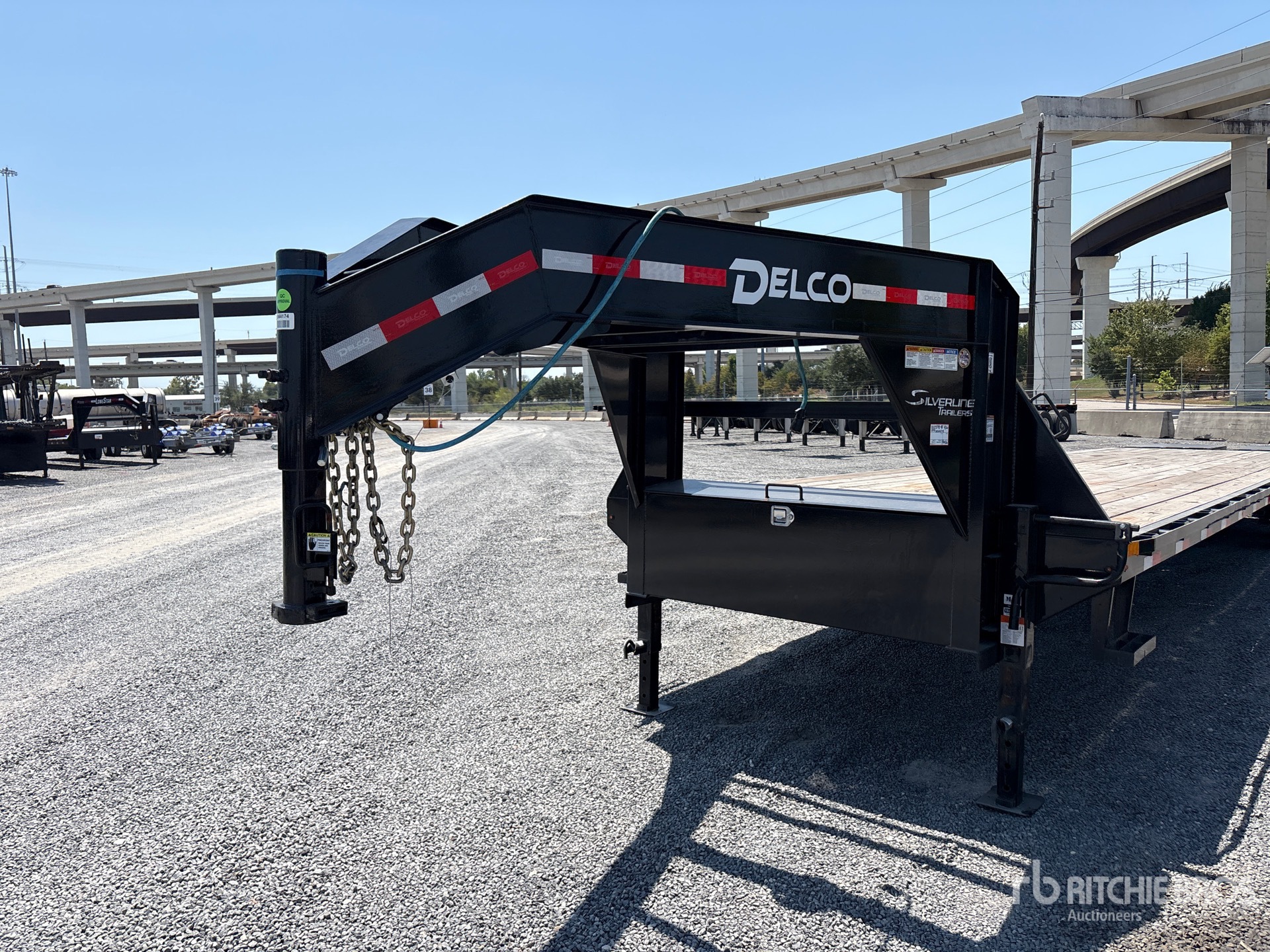 2026 Delco 40 ft T/A Gooseneck