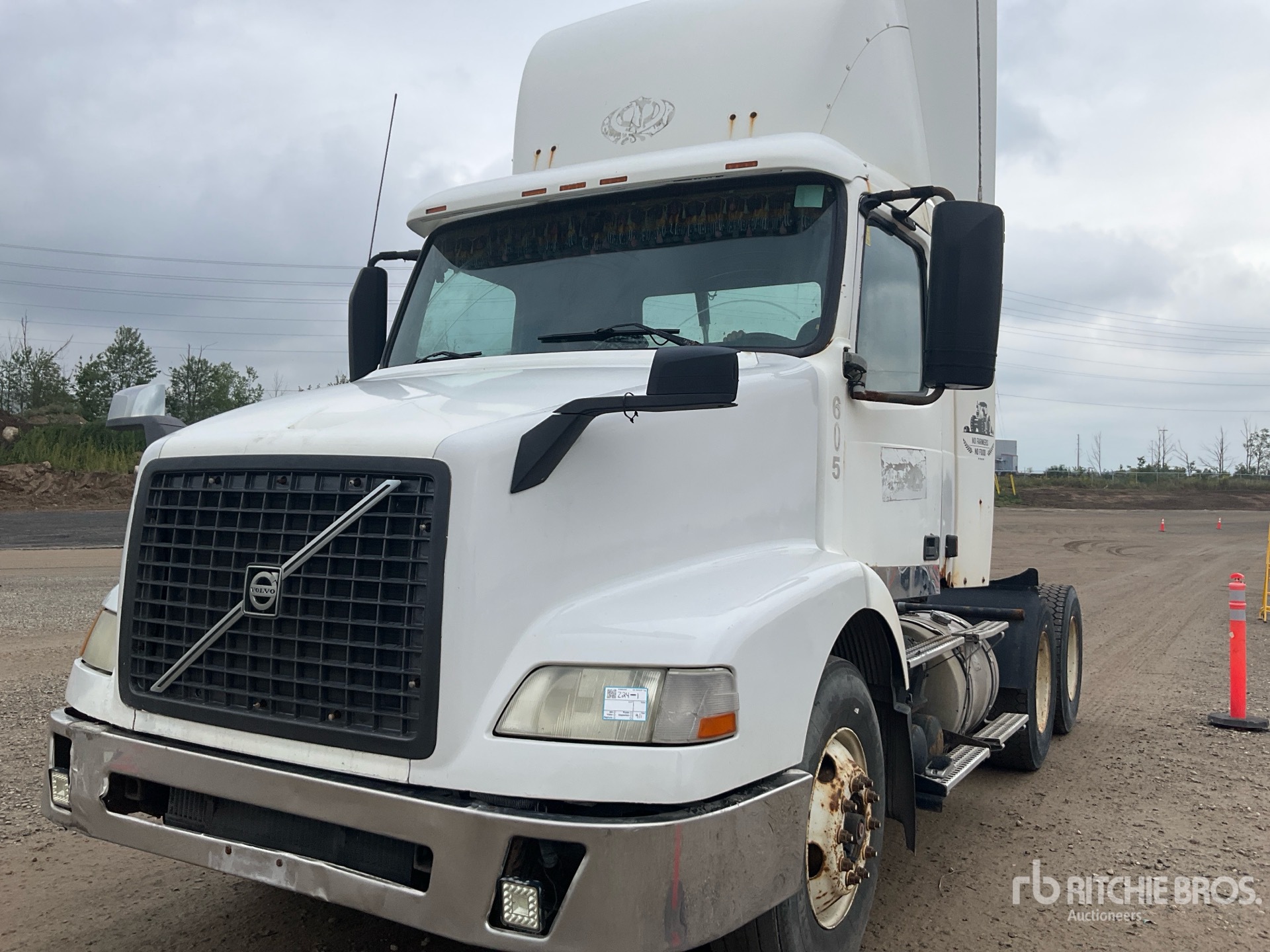 Photo of 2004 Volvo VNM