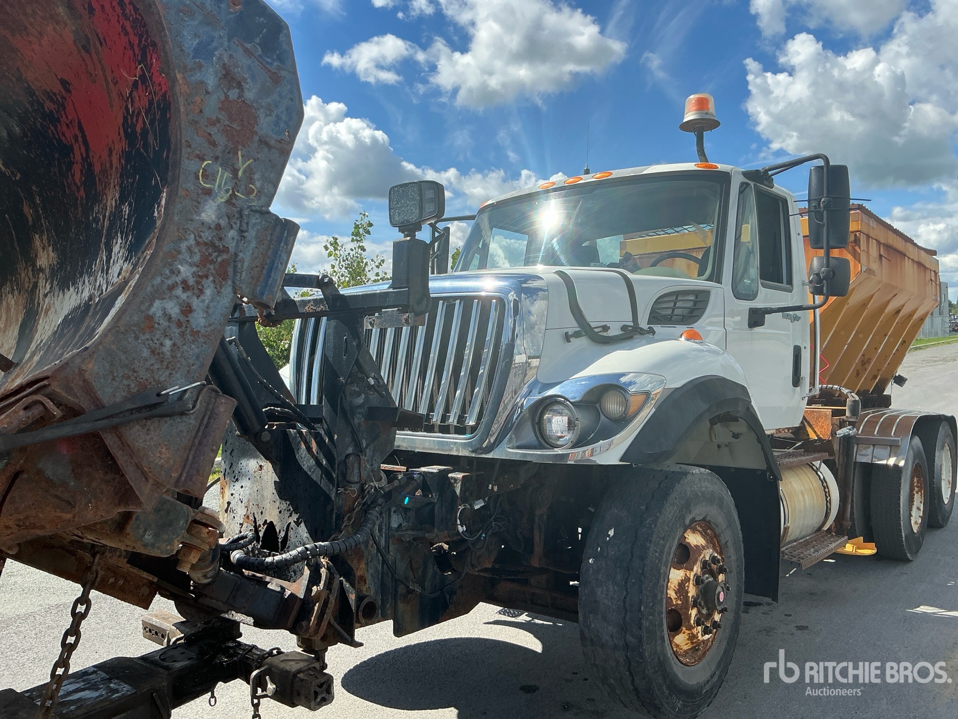Photo of 2013 International 7400