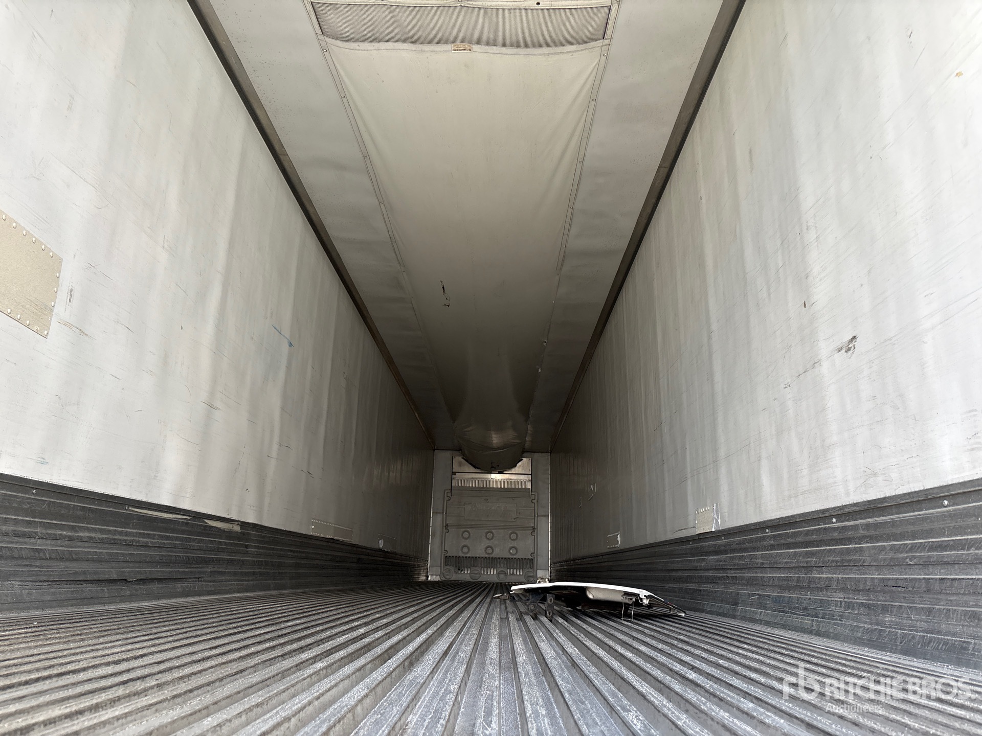 2017 Utility 53 ft x 102 in T/A 53 ft
