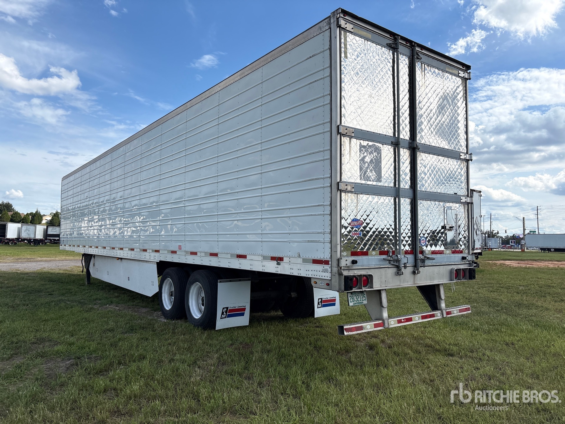2017 Utility 53 ft x 102 in T/A 53 ft