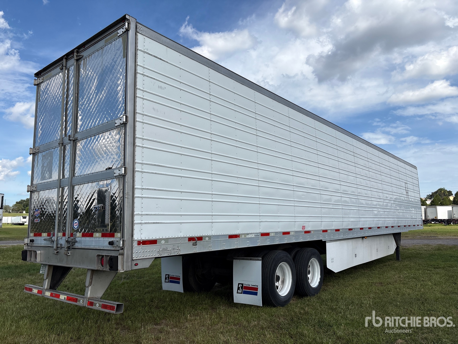 2017 Utility 53 ft x 102 in T/A 53 ft