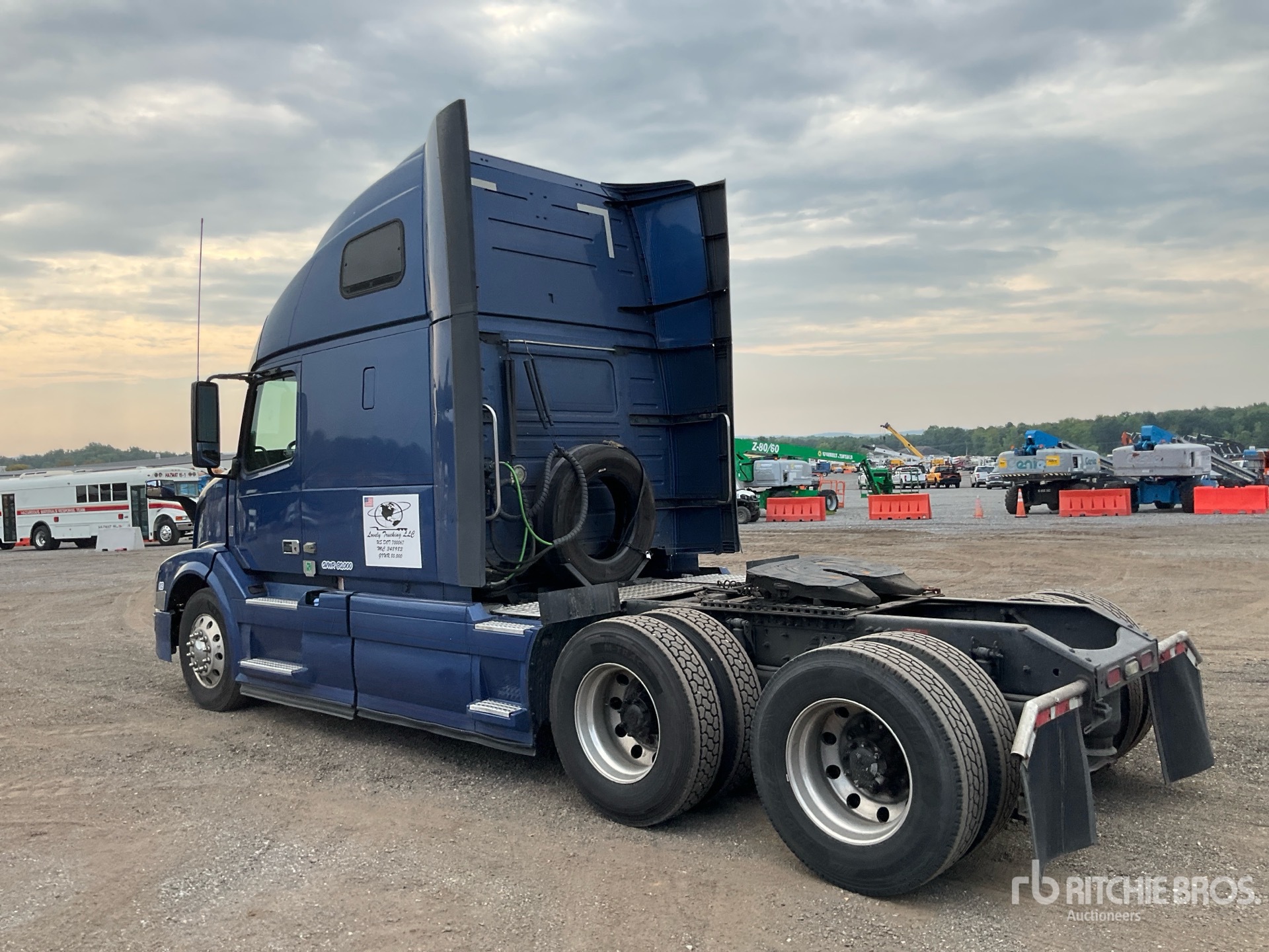 2017 Volvo VNL
