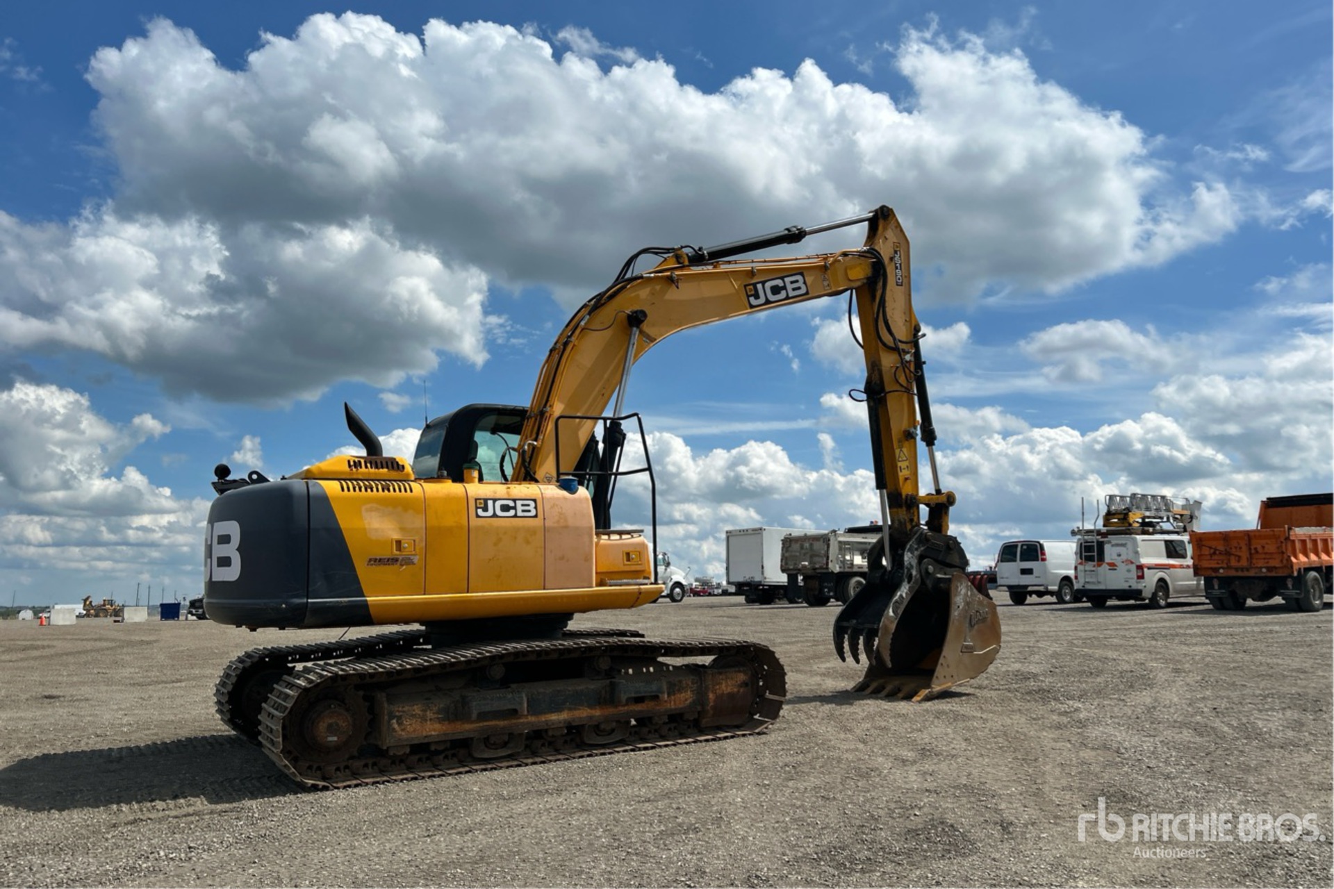 2016 JCB JS190 LC