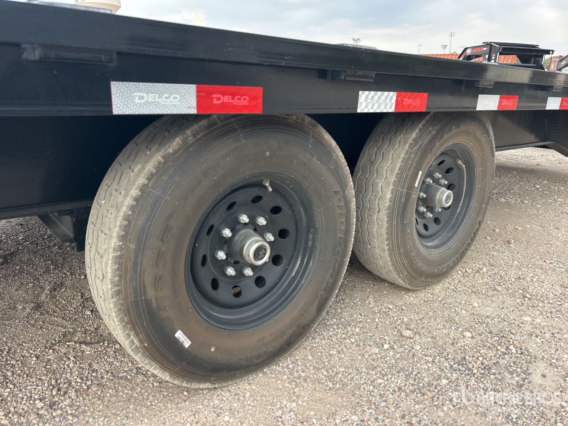 2026 Delco 40 ft T/A Gooseneck