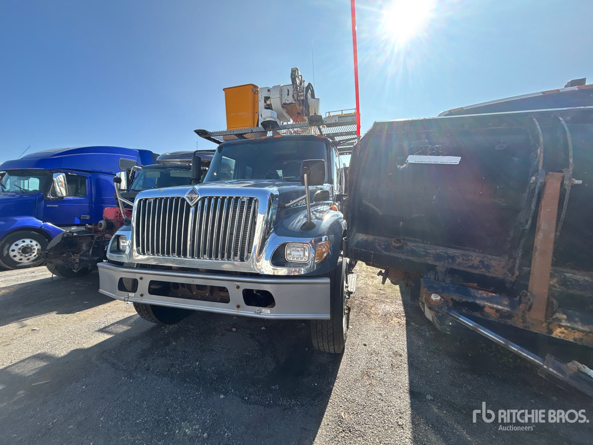 Photo of 2007 International 7400