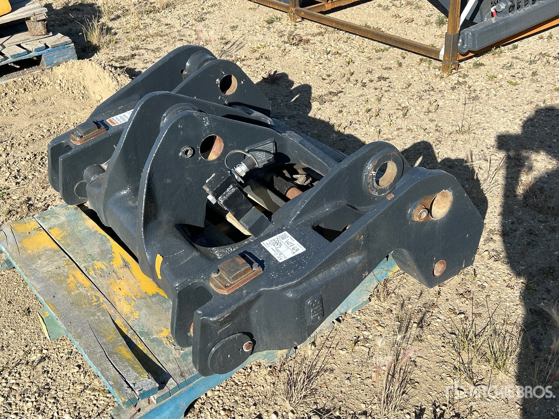 2025 Komatsu WA270-8
