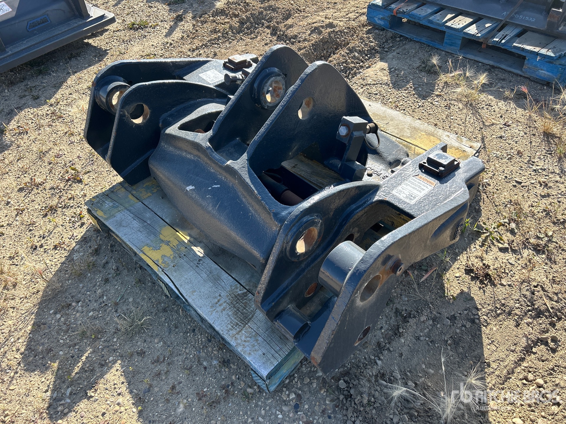 2025 Komatsu WA270-8