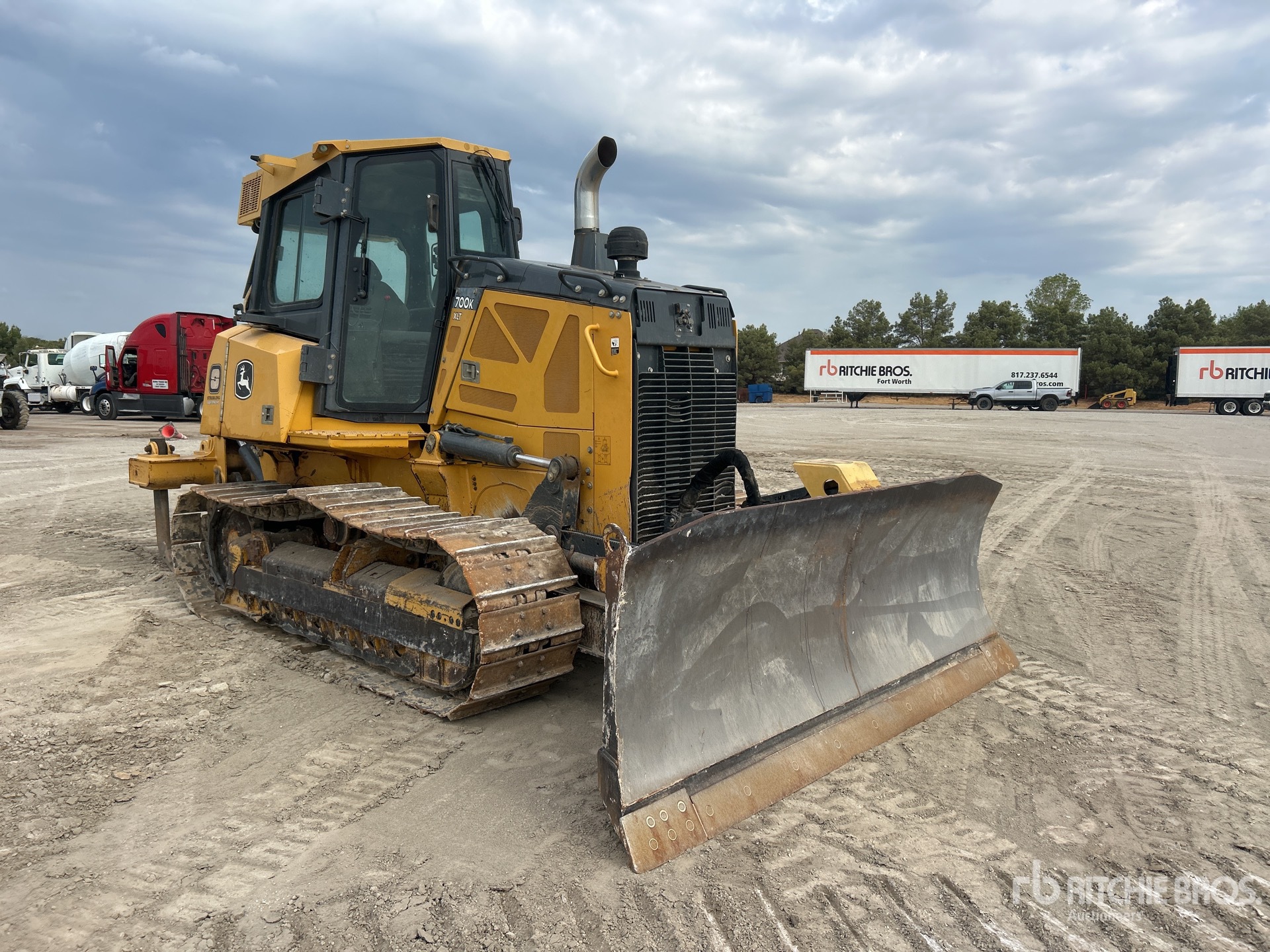 2016 John Deere 700K