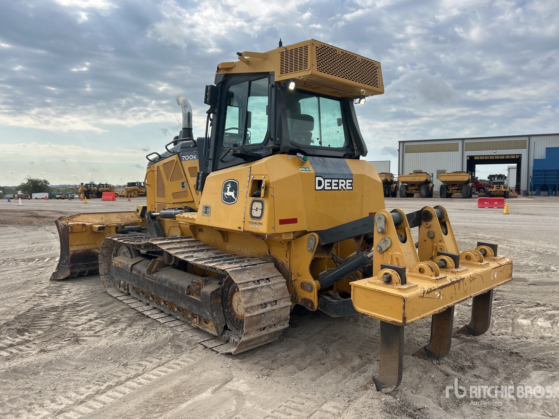 2016 John Deere 700K