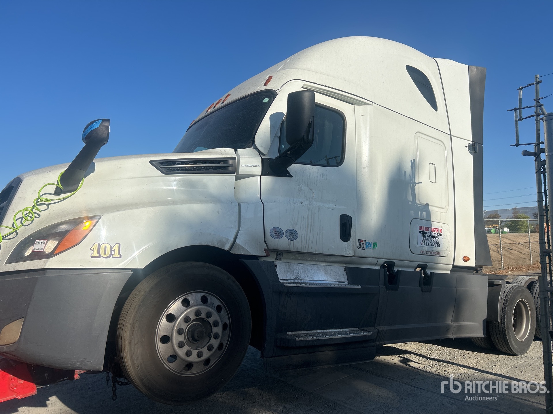Photo of 2020 Freightliner CASCADIA 126